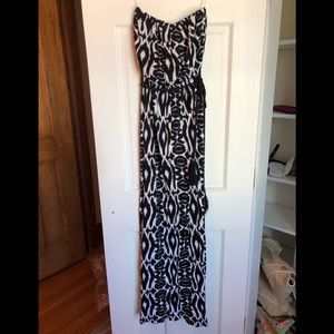 Lac Bleu | Black & White Strapless Maxi Dress